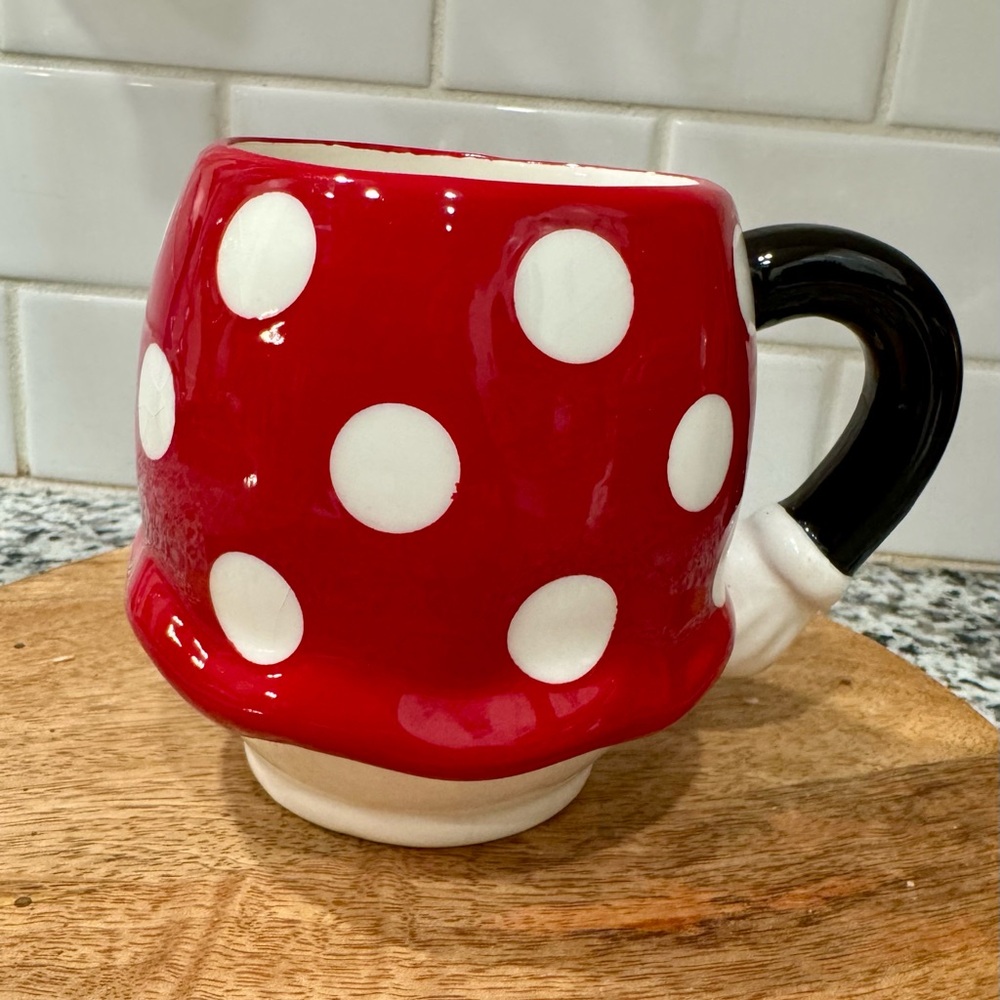Disney Minnie‎ Mouse Red and Black Polka Dot Mug